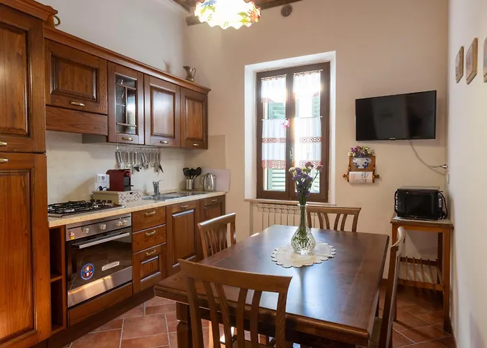 Sant'eugenia91 - Fuori Le Mura Con Parcheggio - Naonbnb Apartment